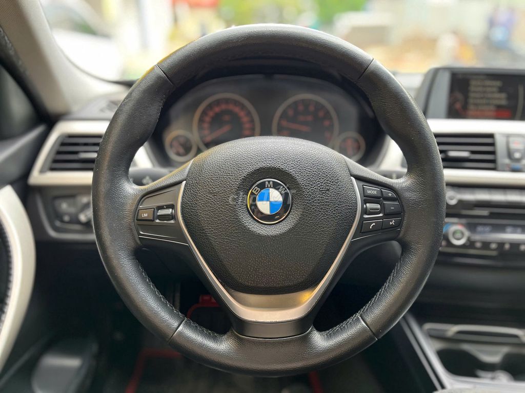 BMW 320i 2016 XE GIA ĐÌNH 1 CHỦ TỪ ĐẦU MUA MỚI ĐẸP. Mua bán Ô tô tại Thành phố Thủ Đức Tp Hồ Chí Minh được đăng bởi Hiếu hình 11