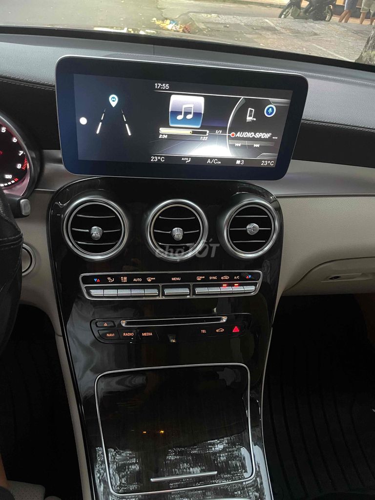 Mercedes Benz GLC200 4matic ngay chủ siêu đẹp. Mua bán Ô tô tại Quận 5 Tp Hồ Chí Minh được đăng bởi anh hello hình 10