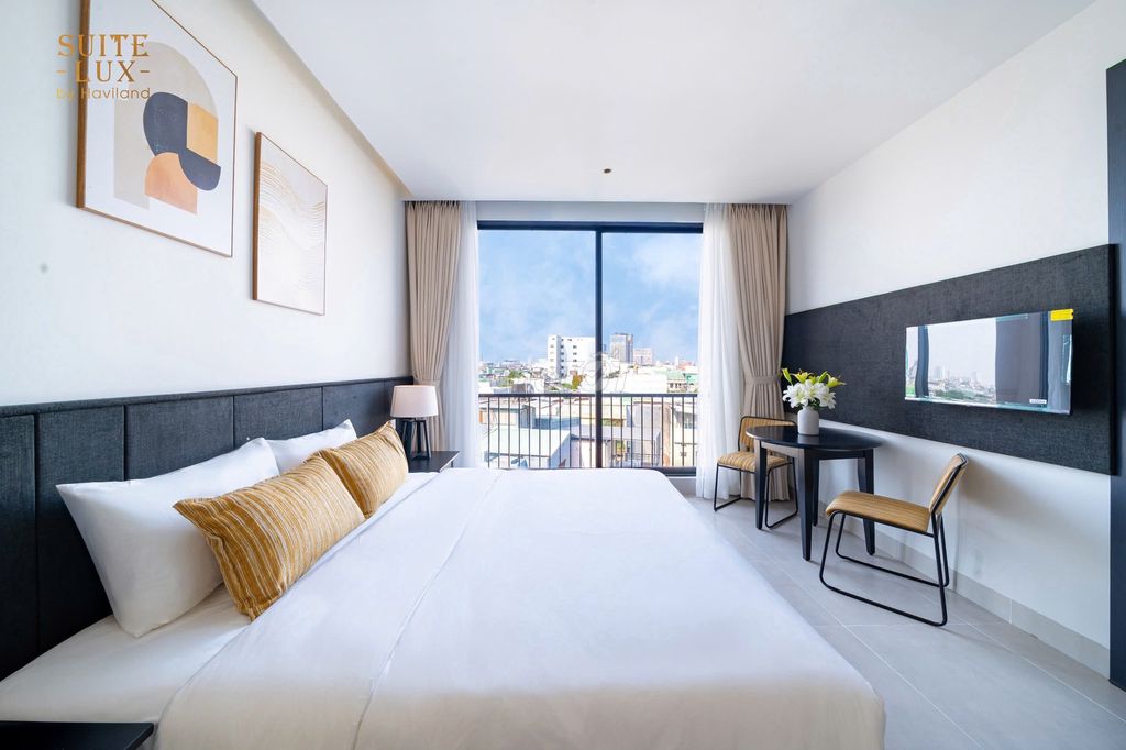Furnished studio with washer, dryer and rooftop terrace — photo 11