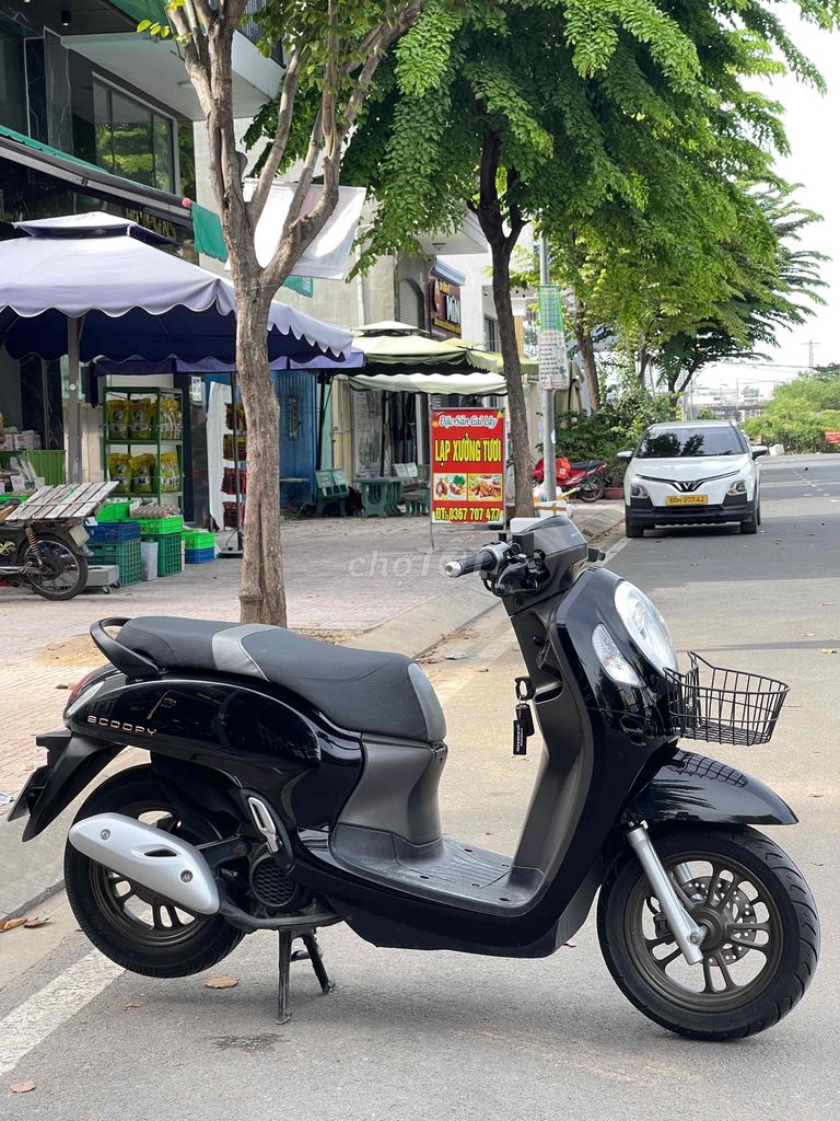 Honda Scoopy 2022 Nâu đen 22.000 km. Mua bán Xe máy tại Thành phố Thủ Đức Tp Hồ Chí Minh được đăng bởi iMotorbike Tiến Lộc hình 1
