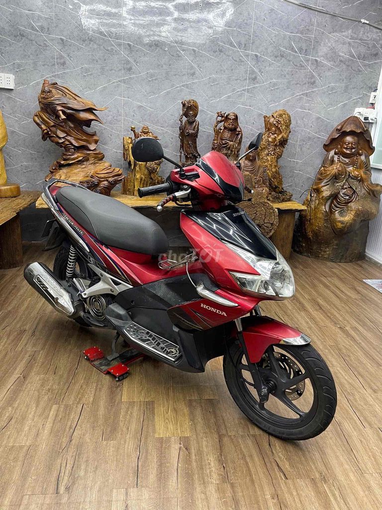 Honda Airblade с номерами Сайгона, есть удостоверение личности владельца, тихий мотор