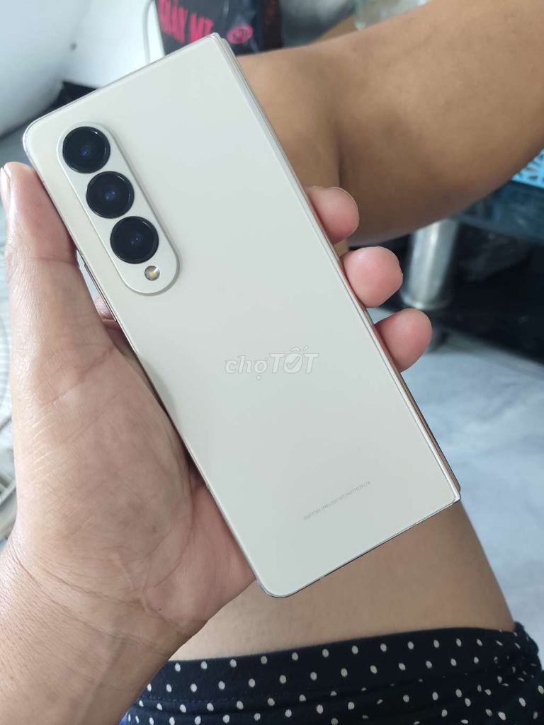 Samsung Z Fold 4 256GB Trắng Màn trong hỏng. Mua bán Điện thoại tại Thị xã Tân Uyên Bình Dương được đăng bởi Được hình 1