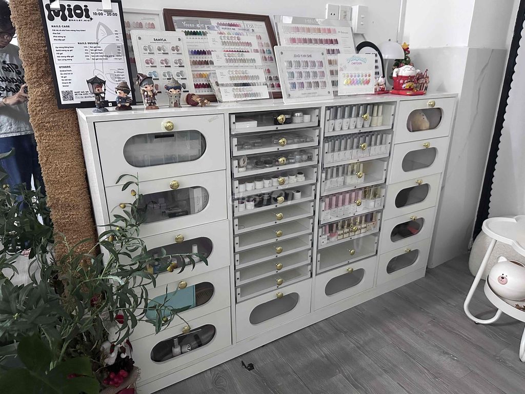 Pass tủ nail làm bằng chất liệu gỗ thịt. Mua bán Tủ, kệ gia đình tại Quận Bình Thạnh Tp Hồ Chí Minh được đăng bởi Trương Khánh Vũ hình 1