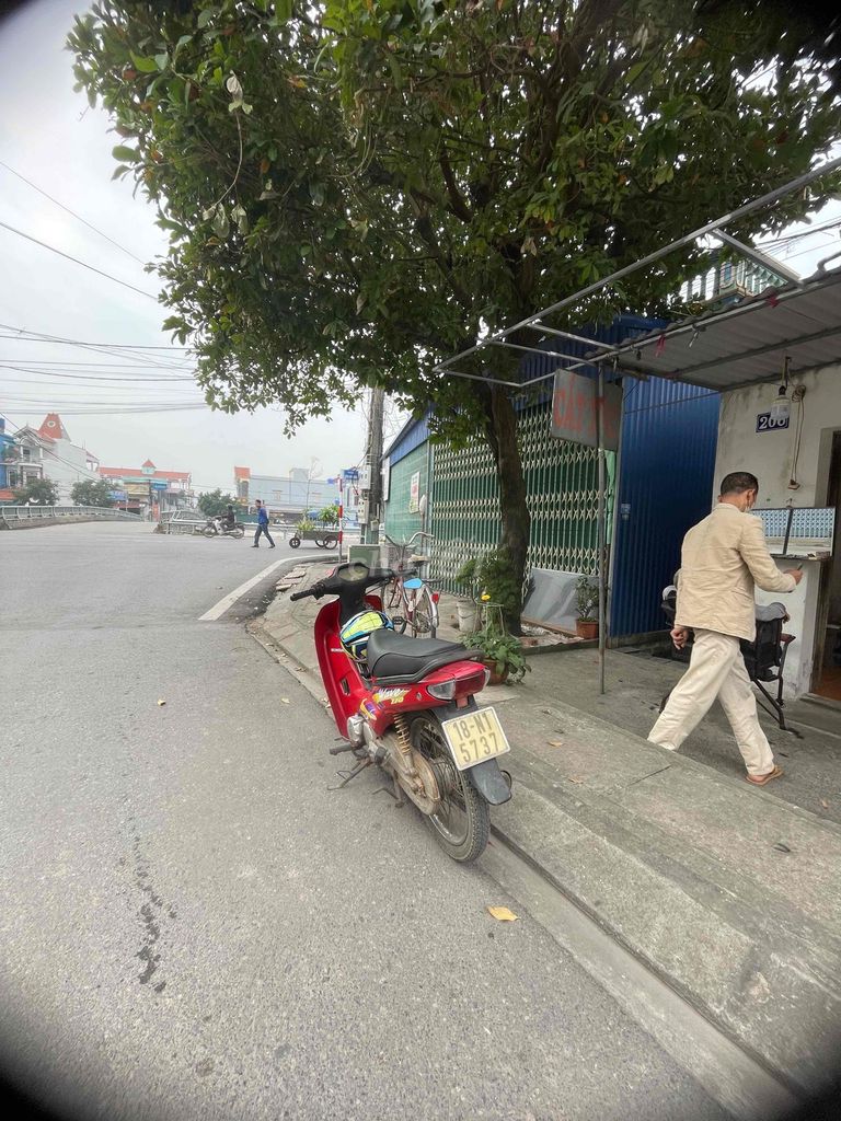 Xe máy màu Đỏ còn mới. Mua bán Xe máy tại Huyện Giao Thủy Nam Định được đăng bởi Mr .Nguyen hình 4