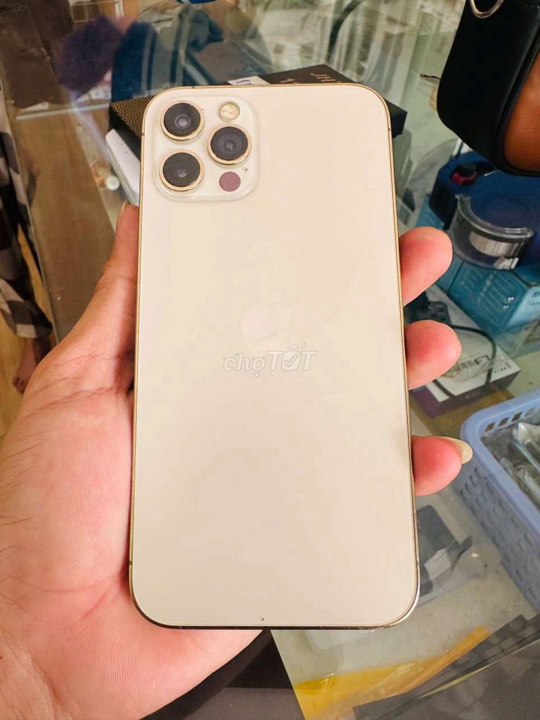 iPhone 12 Pro 128GB Vàng Đã sử dụng. Mua bán Điện thoại tại Huyện Mang Thít Vĩnh Long được đăng bởi Quang Nguyễn nhựt hình 1