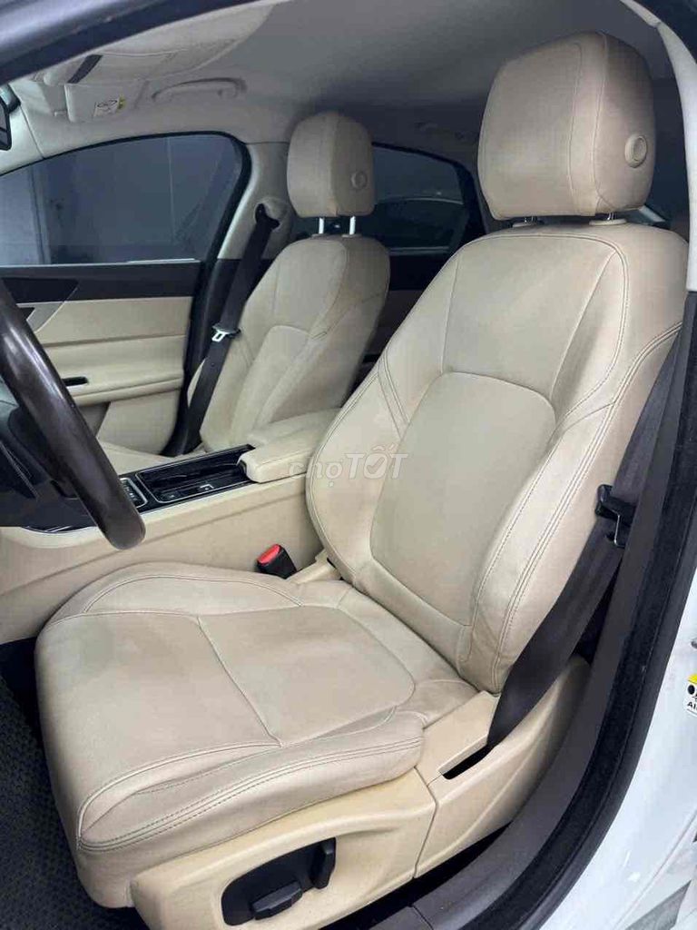 Jaguar XF 2016 Prestige 2.0 AT - 380000 km. Mua bán Ô tô tại Quận 7 Tp Hồ Chí Minh được đăng bởi Hoàng Anh Tuấn hình 7