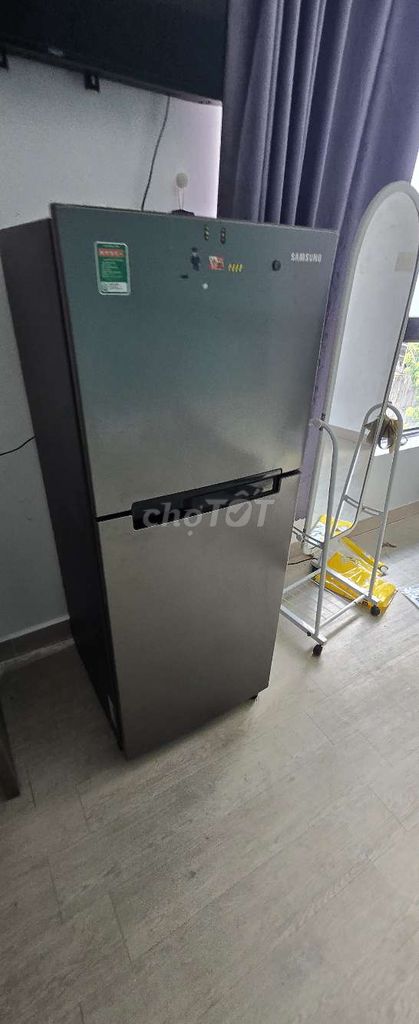 Tủ lạnh Sharp 165L Xám. Mua bán Tủ lạnh tại Quận Bình Thạnh Tp Hồ Chí Minh được đăng bởi Tony Nguyen hình 1