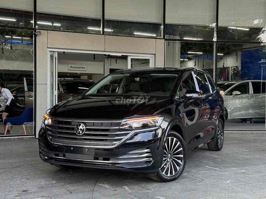 Volkswagen Viloran Đen 7 chỗ. Mua bán Ô tô tại Quận 5 Tp Hồ Chí Minh được đăng bởi Hưng Trang Volkswagen hình 1