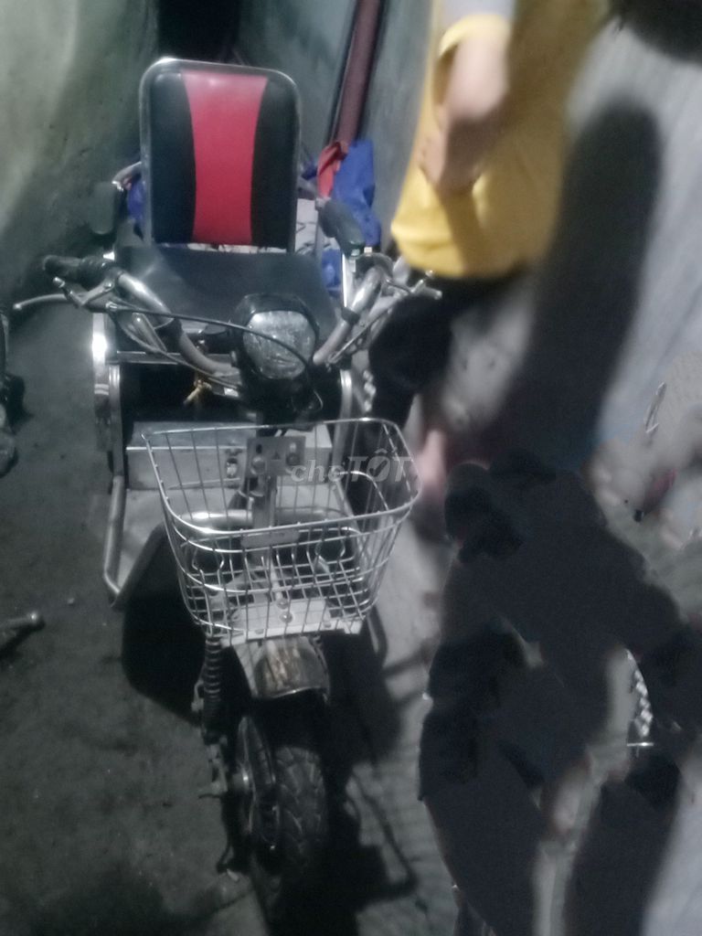 Xe điện 3 bánh Đen Đỏ Bạc Đã sử dụng. Mua bán Xe điện tại Huyện Hóc Môn Tp Hồ Chí Minh được đăng bởi Cô Út Họ Lâm hình 2