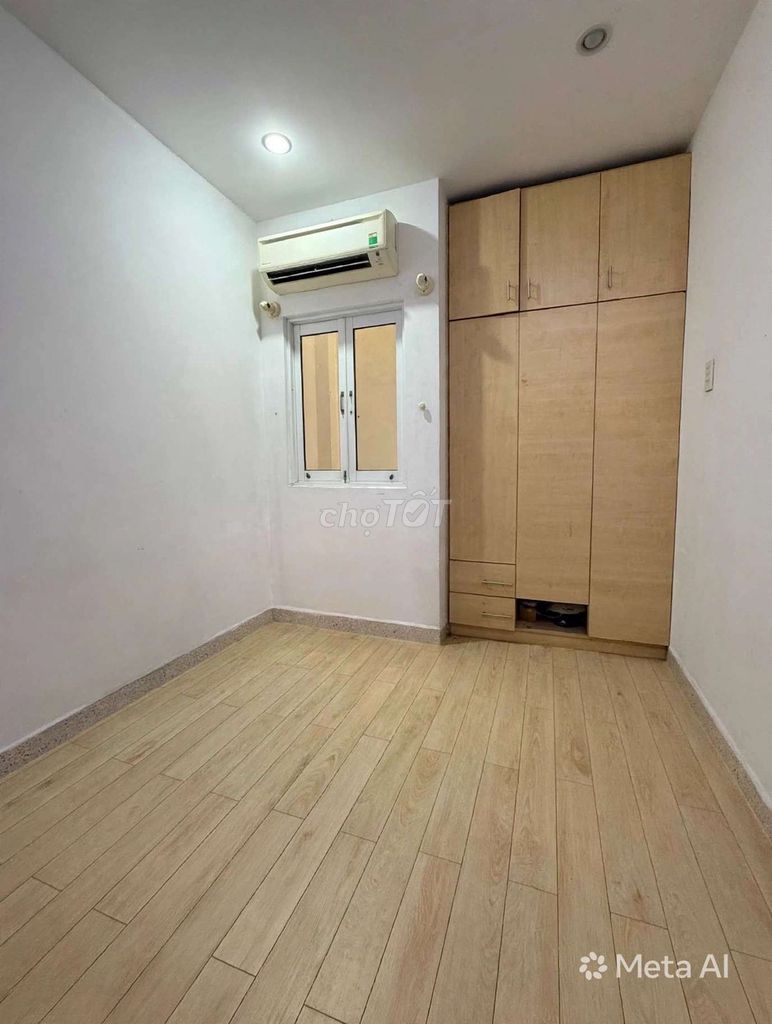 🏡 ОТРЕМОНТИРОВАННЫЙ НОМЕР ПЛОЩАДЬЮ 12 М² С КОНДИЦИОНЕРОМ ПЛОЩАДЬЮ 2,5 ТР/МЕСЯЦ. ОХРАНА.