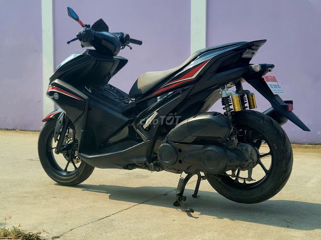 NVX 125 ĐỎ ĐEN