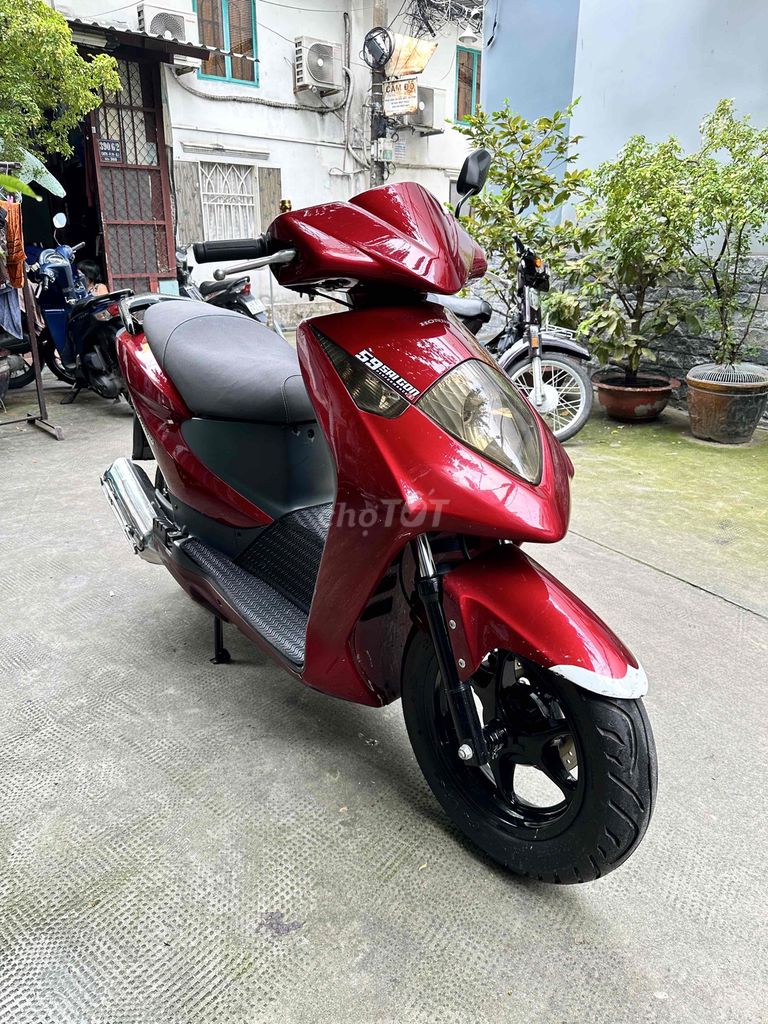 Honda Dylan 2024 красный, хозяин, в отличном состоянии, не вскрывался