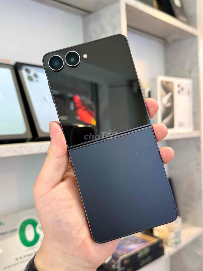 Samsung Galaxy Z Flip 7 256GB Đen Việt Nam. Mua bán Điện thoại tại Quận 3 Tp Hồ Chí Minh được đăng bởi Nguyễn Văn Tài hình 1