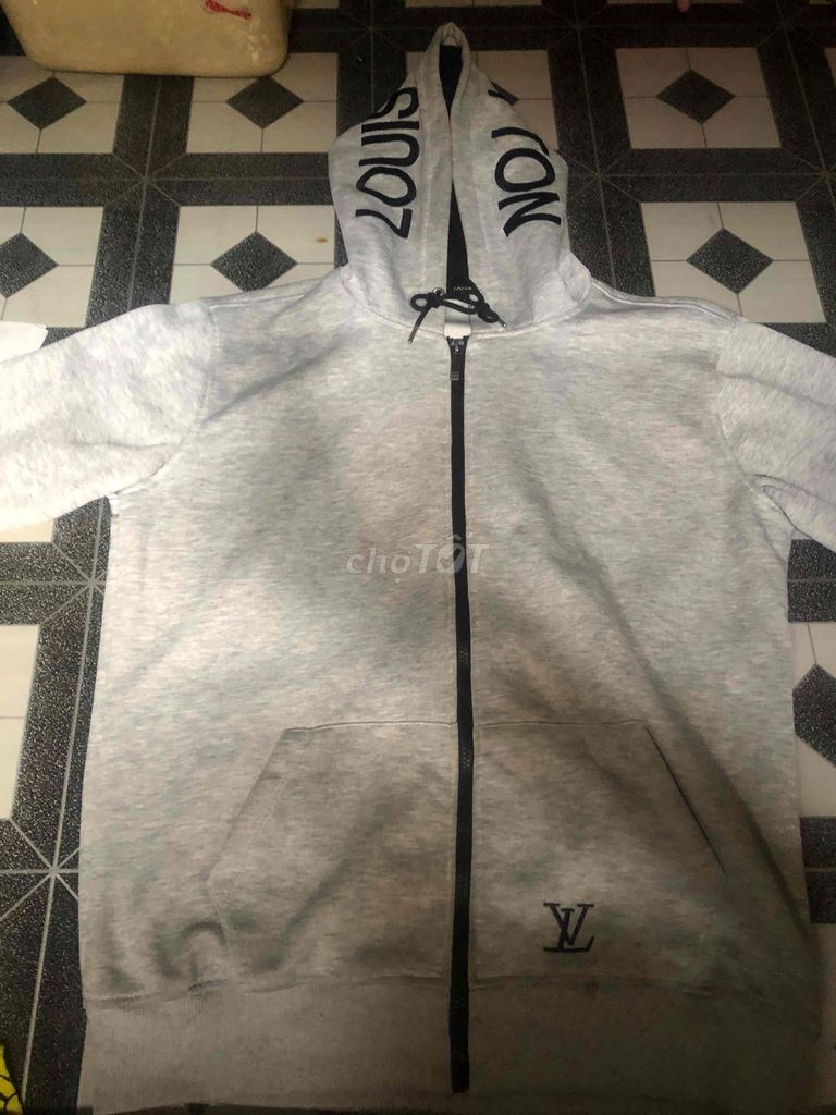 Áo khoác hoodie Louis Vuitton Xám. Mua bán Quần áo tại Quận Bình Tân Tp Hồ Chí Minh được đăng bởi NhatHuy hình 1