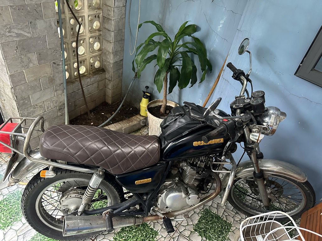 Suzuki GN125 чёрный