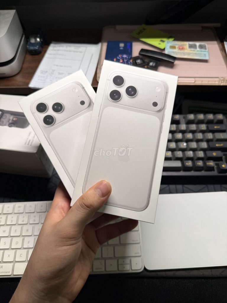 Apple iPhone 17 Promax 256GB Bạc Mới 100%. Mua bán Điện thoại tại Quận Hà Đông Hà Nội được đăng bởi Ngô Thanh Tùng hình 1
