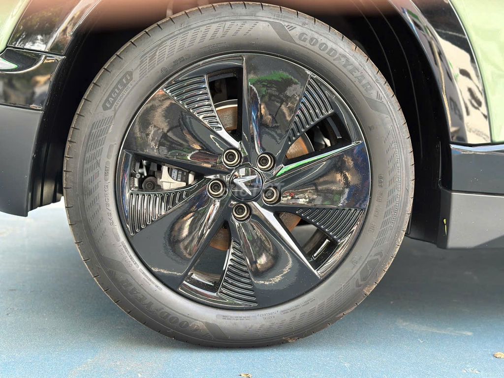 VINFAST VF7 ƯU ĐÃI GIẢM GIÁ, LÃI SUẤT VAY 4.8%/NĂM. Mua bán Ô tô tại Quận Tân Bình Tp Hồ Chí Minh được đăng bởi Chí Nhân VinFast hình 12