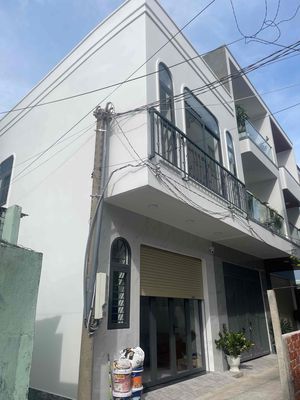 Bán nhà 2 mặt tiền hẻm