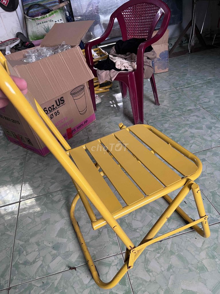 Ghế xếp Kim loại Vàng Gấp gọn. Mua bán Bàn ghế tại Thị xã Bến Cát Bình Dương được đăng bởi Chí hình 1