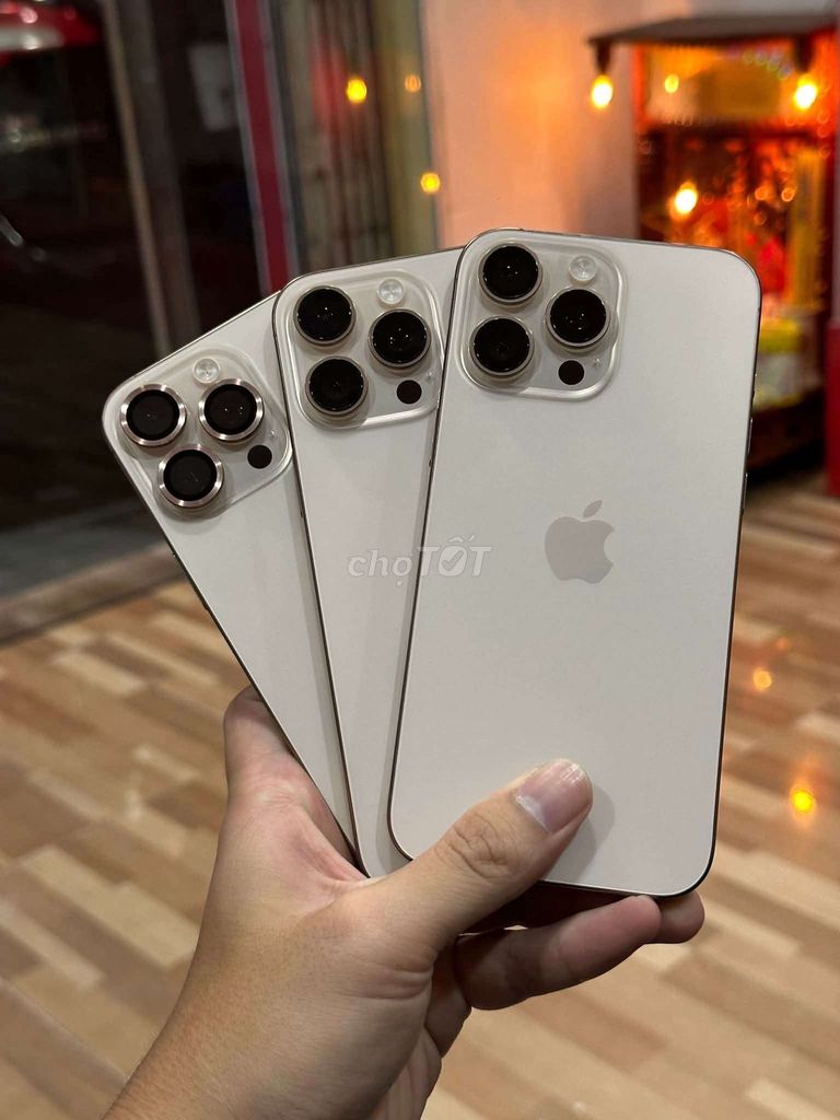 Apple iPhone 16 Pro Max 256GB Titan sa mạc. Mua bán Điện thoại tại Huyện Vụ Bản Nam Định được đăng bởi Hồng Phúc hình 1