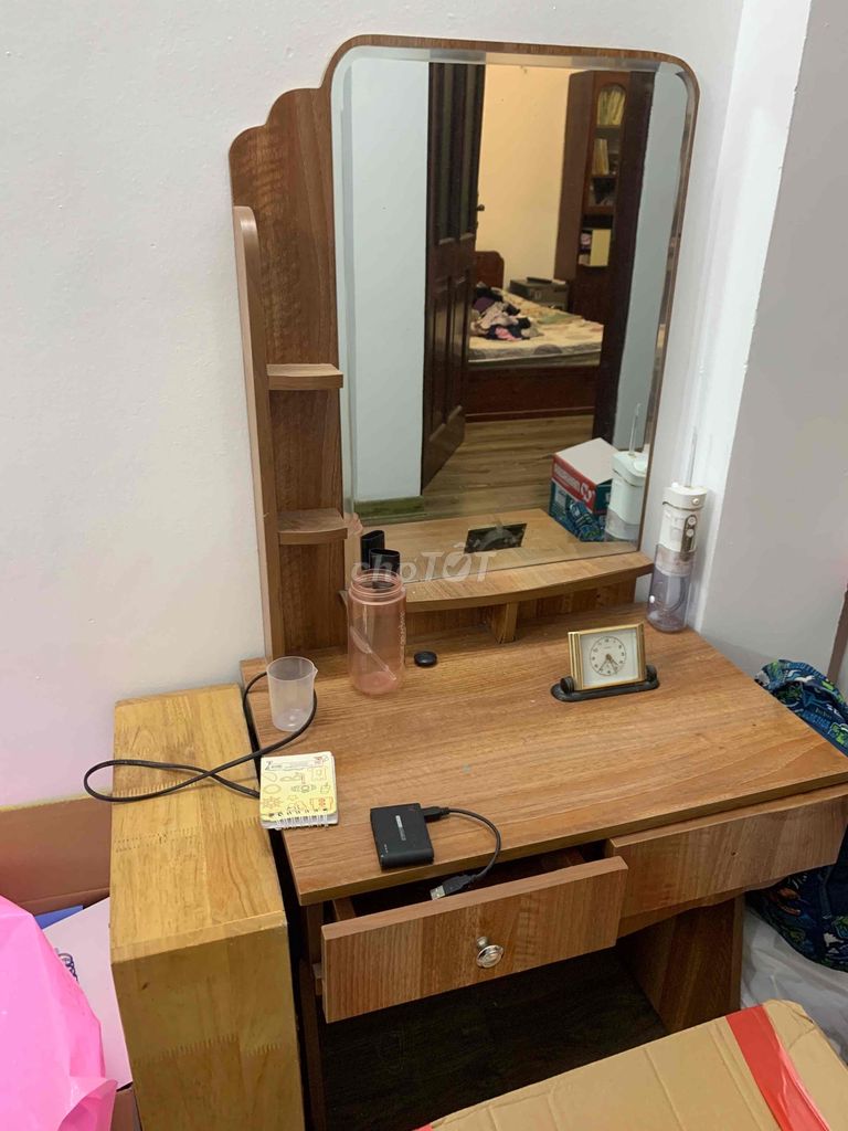 Bàn trang điểm Gỗ công nghiệp Nâu. Mua bán Bàn ghế tại Quận Hai Bà Trưng Hà Nội được đăng bởi mai nguyen hình 1