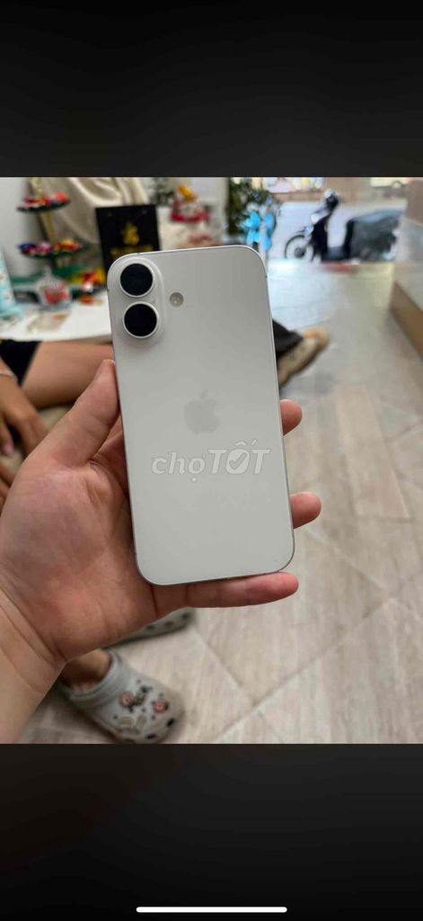 iPhone 16 128GB Trắng VN/A. Mua bán Điện thoại tại Quận Hà Đông Hà Nội được đăng bởi Nguyen gia bao hình 1
