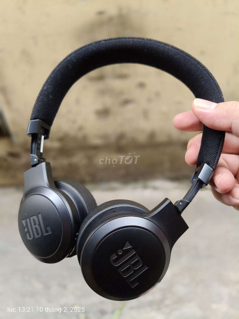 JBL 675 NC live - có chống ồn