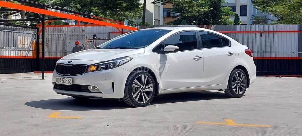 Cerato 2018 1.6 AT màu trắng 48000km xe đẹp keng