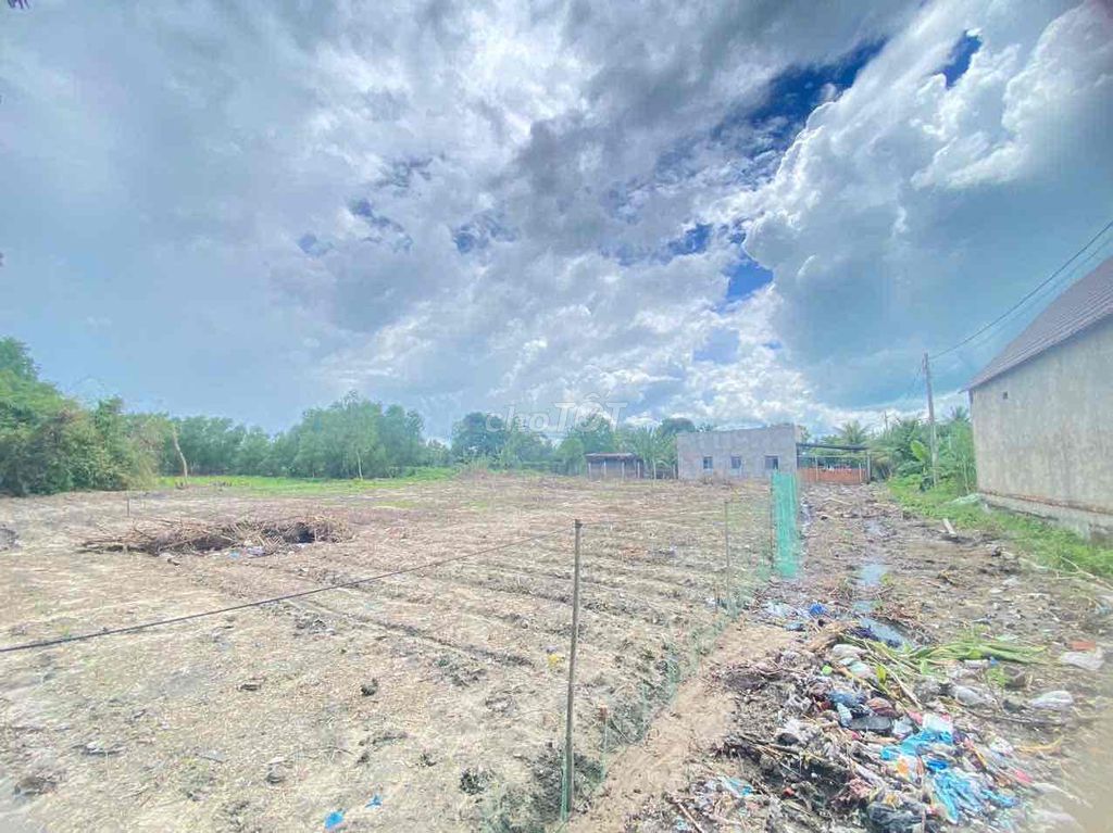 ĐẤT THỔ CƯ 400m2 Lộ Bê Tông tại TT Óc Eo. Mua bán đất tại Huyện Thoại Sơn An Giang được đăng bởi Văn Nghị.Bđs hình 1