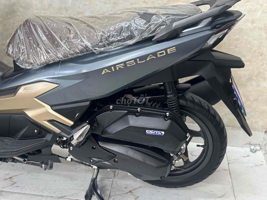 AB 160 ABS đời 2024 màu xám mới 95% 43AE-023.64. Mua bán Xe máy tại Quận Sơn Trà Đà Nẵng được đăng bởi Minh Dũng bán trả góp 136 vân đồn  hình 5