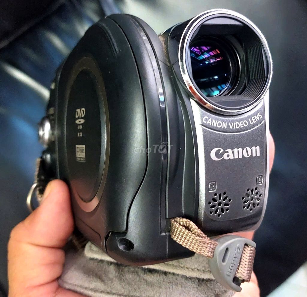 Máy quay phim Canon iVIS DC300. Mua bán Máy ảnh, Máy quay tại Thành phố Thủ Đức Tp Hồ Chí Minh được đăng bởi Trương Hồng Đức hình 1
