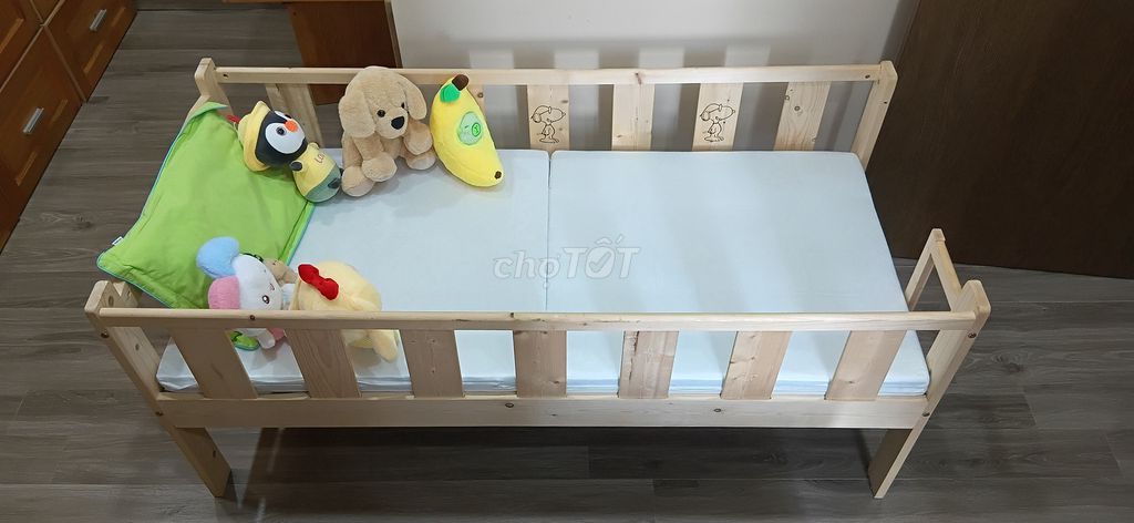 Giường trẻ em gỗ 150x70 cm. Mua bán Mẹ và bé tại Thành phố Nha Trang Khánh Hòa được đăng bởi Aleksandr hình 1