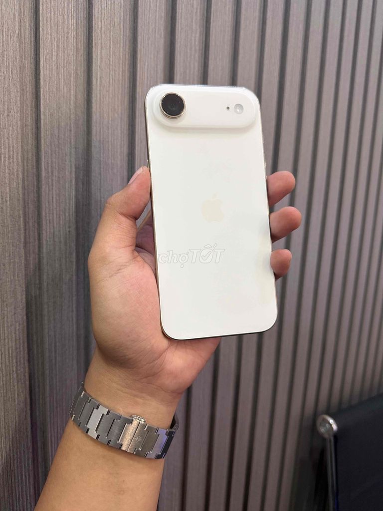 iPhone Air 256GB Vàng. Mua bán Điện thoại tại Quận Bình Thạnh Tp Hồ Chí Minh được đăng bởi Phạm hoàng hình 1