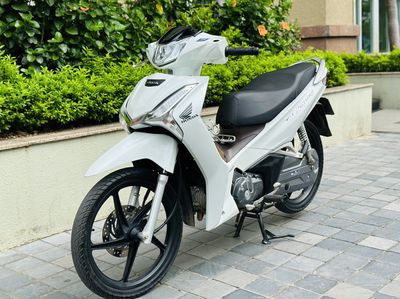 CHÍNH CHỦ BÁN FUTURE 125 FI MÀU TRẮNG XE 2023. Mua bán Xe máy tại Quận Cầu Giấy Hà Nội được đăng bởi TRÍ KIÊN