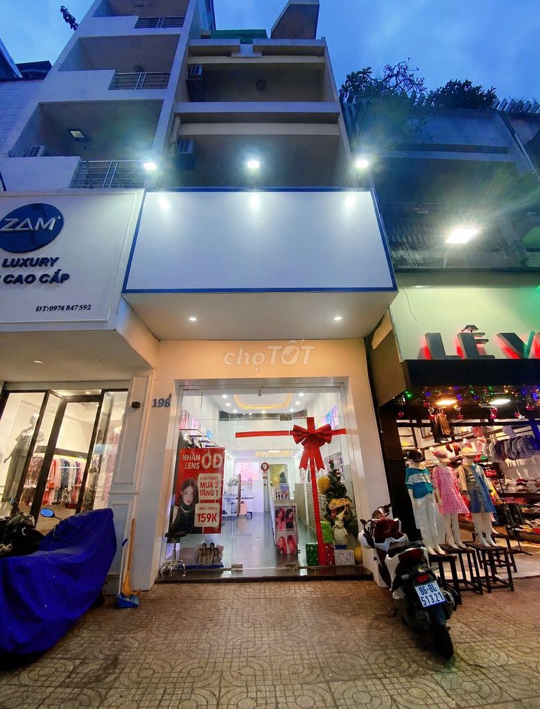 Аренда · 4 комн. · 90 м² · Quận 5, ул. Đường Nguyễn Trãi