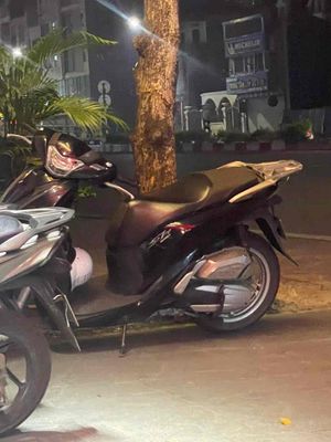 Honda SH Đen Ít đi. Mua bán Xe máy tại Quận Tây Hồ Hà Nội được đăng bởi Kim Ngân