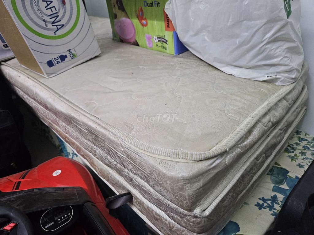 Nệm cũ 1m6x2m dày 10cm bán rẻ ở Thạnh Lộc