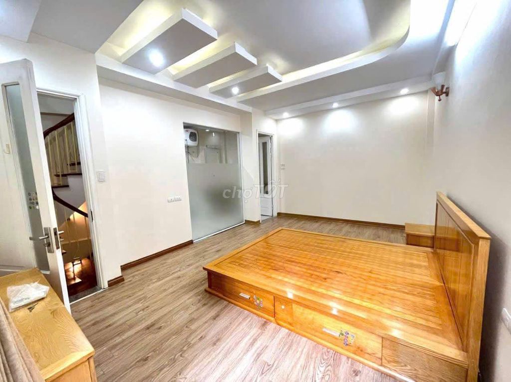 Частный дом на Дой Кан, Ба Динь, 3 спальни, 40м² х 5 этажей