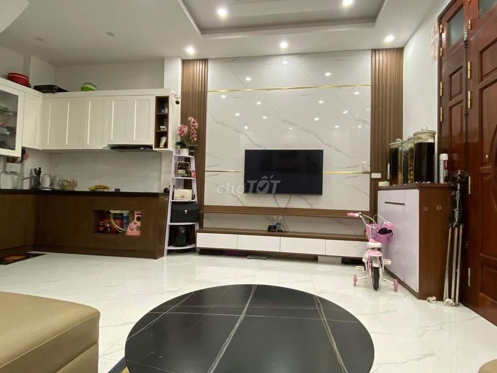 Cho thuê nhà đẹp Xuân Đỉnh: 45m2, 5 tầng, full nội thất, 12tr