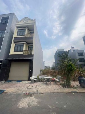 bán đất dĩ an