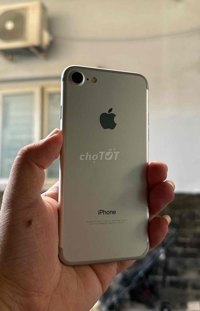 Apple iPhone 7 Bạc Đẹp 98 Zin nguyên bản Pin 74%. Mua bán Điện thoại tại Quận Gò Vấp Tp Hồ Chí Minh được đăng bởi Smartphone OPPO hình 1
