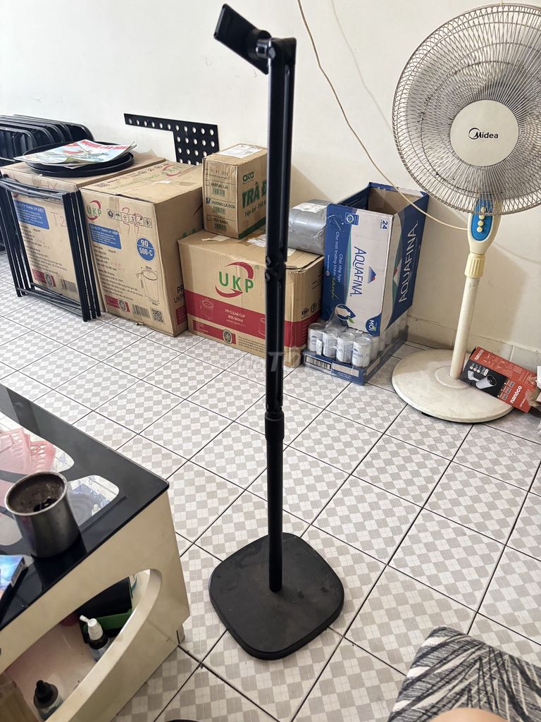Giá đỡ điện thoại Kim loại Đen. Mua bán Phụ kiện (Màn hình, Chuột...) tại Quận 1 Tp Hồ Chí Minh được đăng bởi Hieu Nguyen hình 1