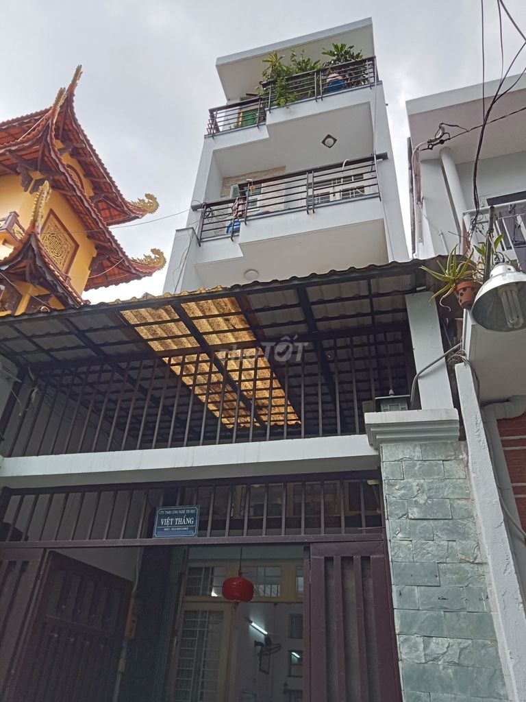 Cho thuê tầng trệt nhà 1355/3 Hoàng Sa 