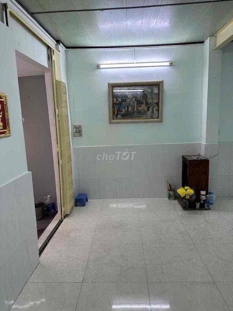 Аренда дома на Trọng Tuyển, P1, Tan Binh, 1 этаж и мансарда