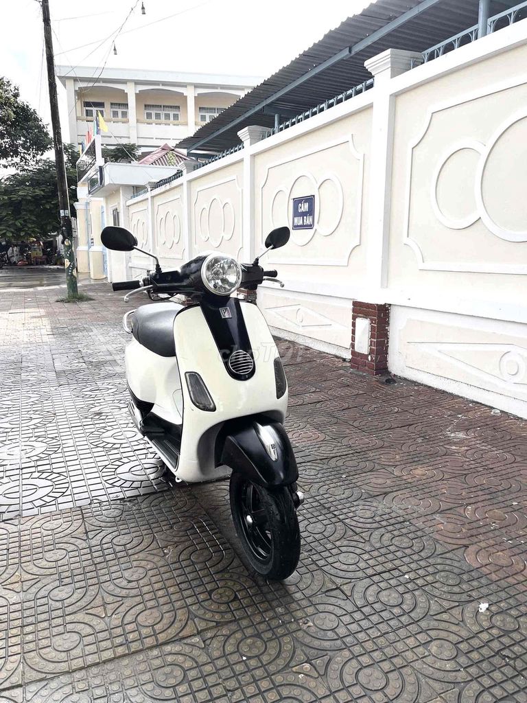 -Vespa Lx 125 Máy Zin Êm Mạnh Xe Sạch Đẹp. Mua bán Xe máy tại Huyện Phong Điền Cần Thơ được đăng bởi Danh Hà hình 1