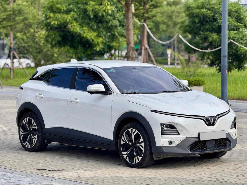 VF6 Plus 2025 почти новый 23 000 км отличное состояние