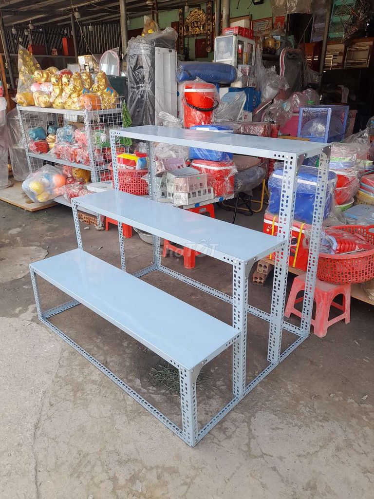 Kệ tam cấp . Mua bán Tủ, kệ gia đình tại Thị xã Bến Cát Bình Dương được đăng bởi Thu Hoàng hình 1