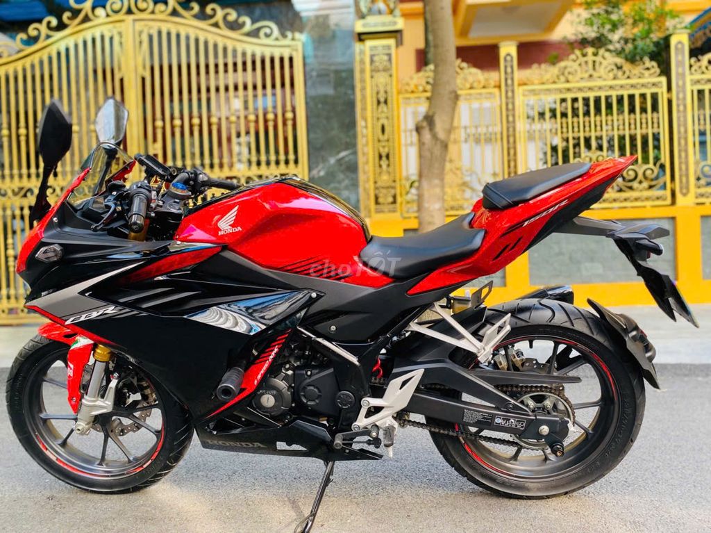 HONDA CBR 150 XE ĐI ÍT CHÍNH CHỦ SỬ DỤNG. Mua bán Xe máy tại Quận Nam Từ Liêm Hà Nội được đăng bởi Lộc Phát hình 5