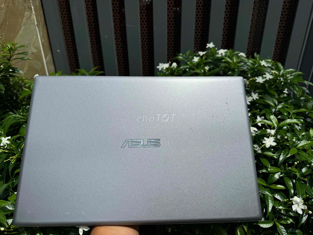 Asus vivobook AMD Ryzen 7 3700U/8G/512 USA