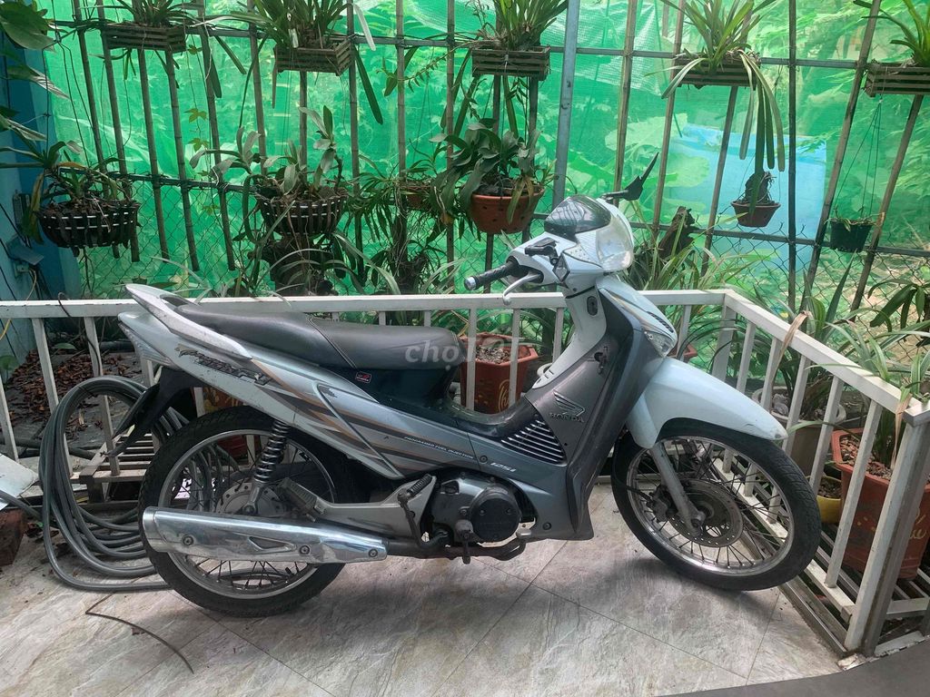 Future neo FI 2008 trắng. Mua bán Xe máy tại Quận Long Biên Hà Nội được đăng bởi Đồng Quang Linh hình 1